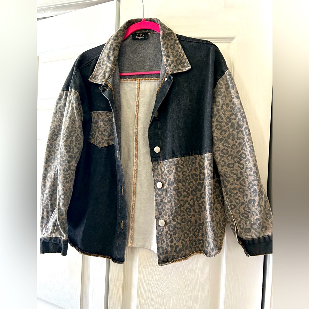 Jean jacket with black and leopard print